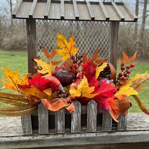 Harvest House Floral Decor.